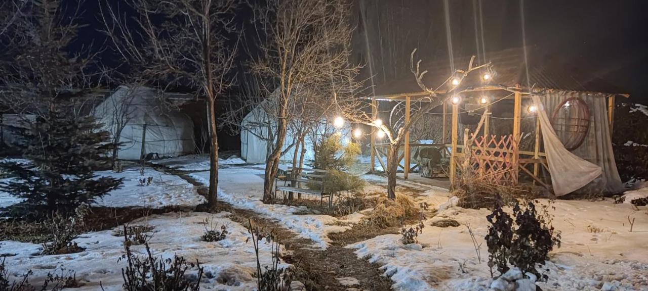 Karakol Yurt Lodge Kültér fotó